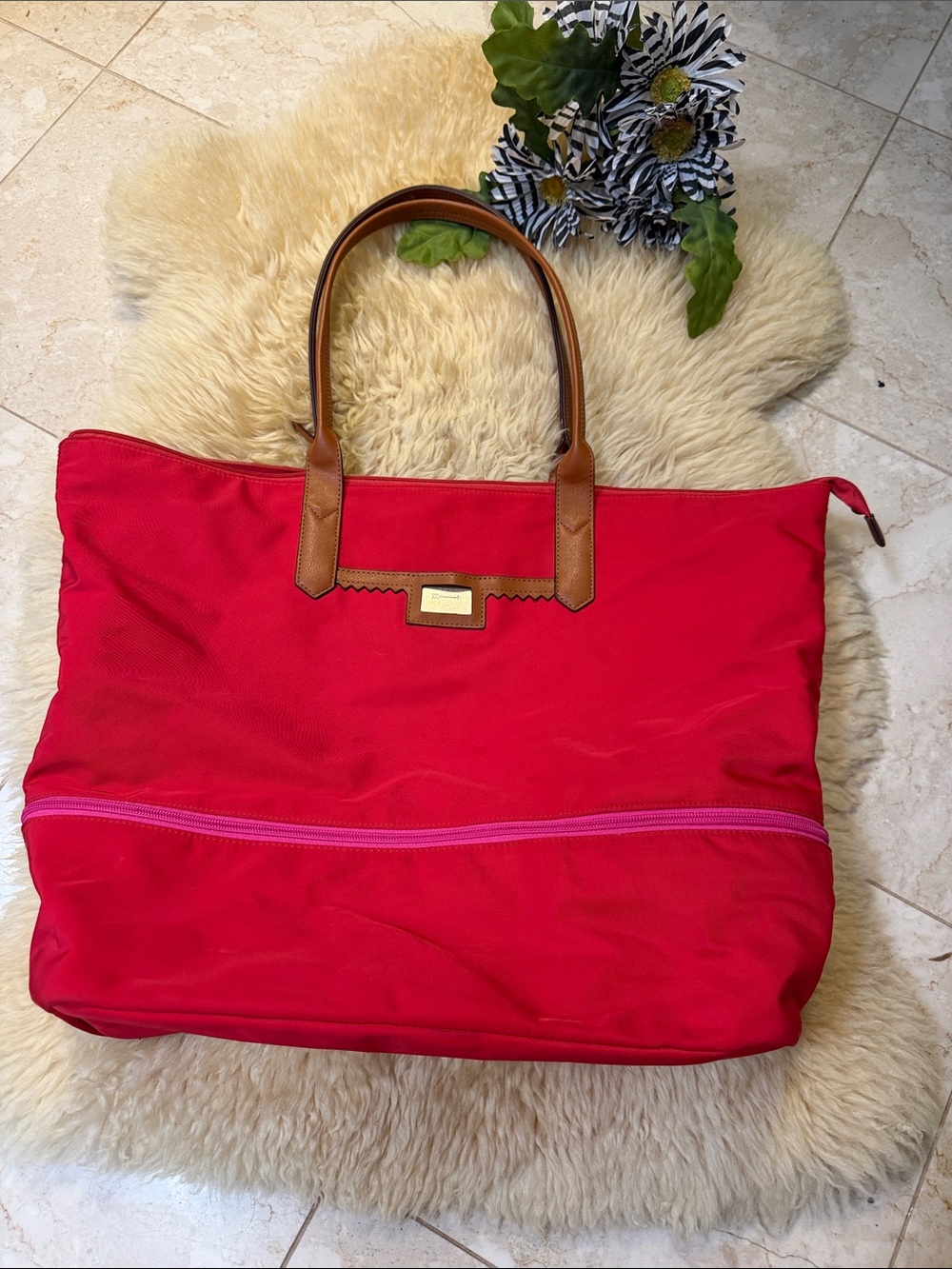 Red Stella and Dot expanding tote Bag with Brown Handles
